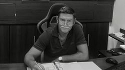 Ultima oră! O nouă tragedie în sistemul medical românesc! A murit și el, chiar în spitalul pe care îl conducea. După pierderea Ștefaniei Szabo, un nou deces îndoliază lumea medicilor Ultima oră! O nouă tragedie în sistemul medical românesc! A murit și el, chiar în spitalul pe care îl conducea. După pierderea Ștefaniei Szabo, un nou deces îndoliază lumea medicilor